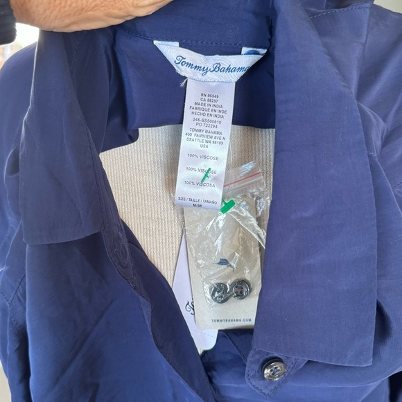 TOMMY BAHAMA-WOMEN'S CALYPSO
CREPE SHIRT button down NWT blue size medium - Picture 10 of 12